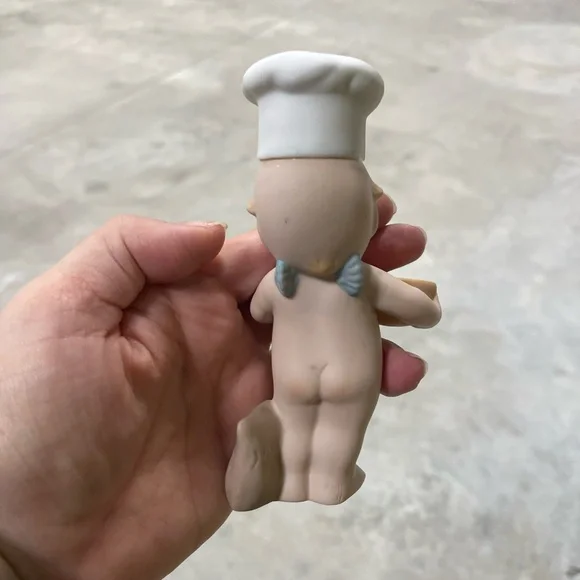 1992 Enesco Kewpie Baker Figurine Bisque Chef Collectible Cook - Picture 4 of 4